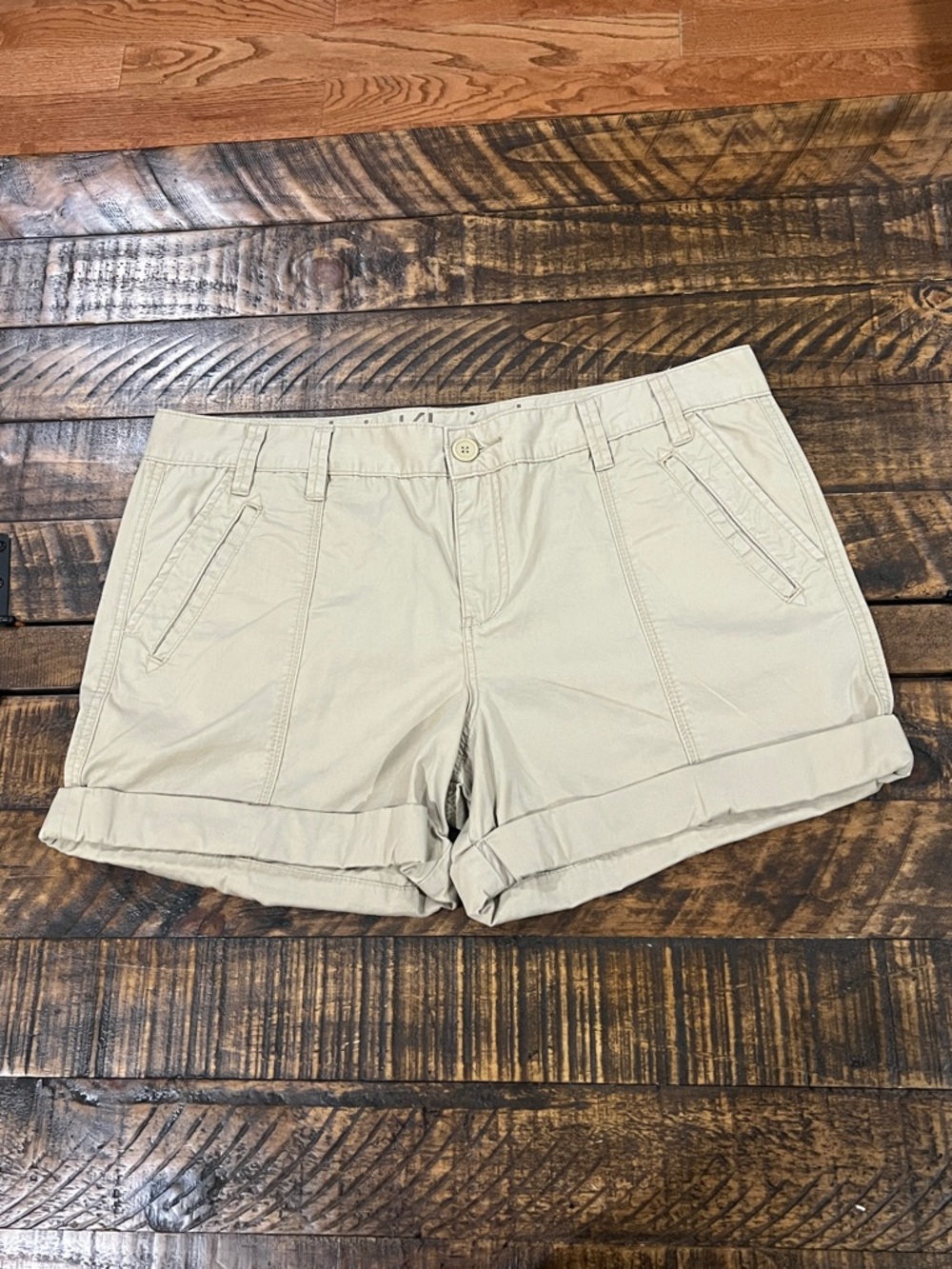 Calvin Klein Cuffed Shorts in Light Khaki